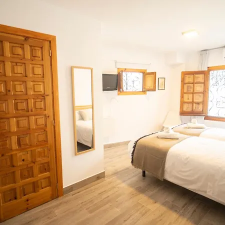 Homestay Carmen San Luis Albaicin, *